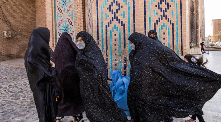 পুরুষ স্বজন ছাড়া দূরে যেতে পারবেন না আফগান নারীরা 