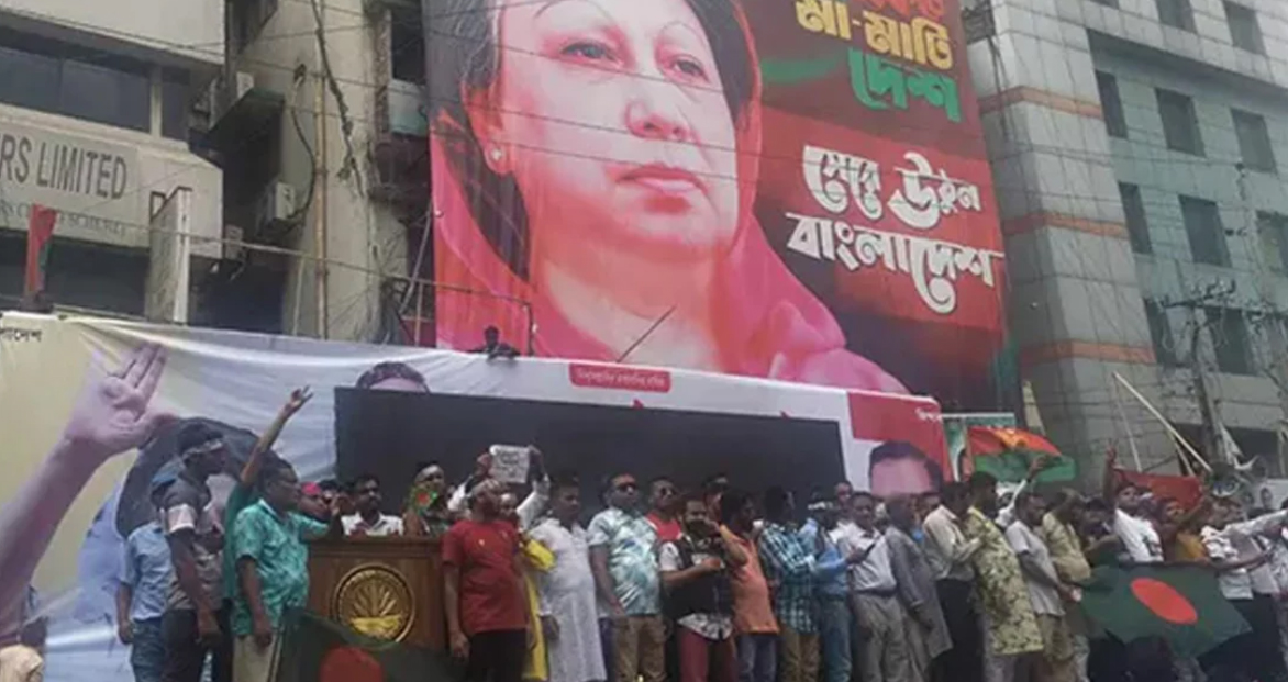 মঞ্চ প্রস্তুত, নয়াপল্টনে বিএনপি নেতাকর্মীদের ঢল