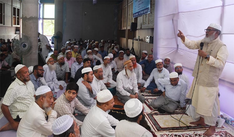 টেবিলে টেবিলে ঘুষ না দিলে ফাইল নড়ে না : ধর্ম উপদেষ্টা