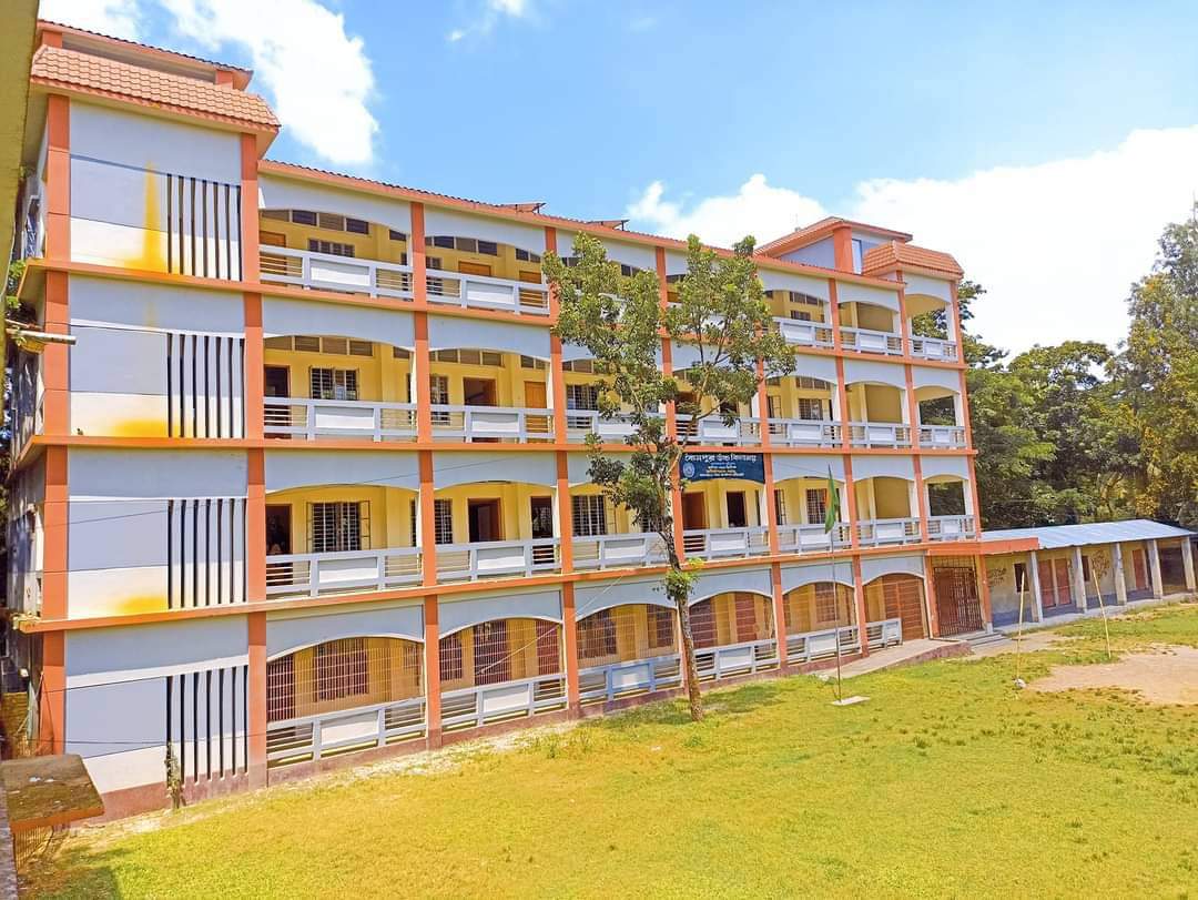 স্বৈরাচারের দোসরদের দিয়ে কৈনপুরা উচ্চ বিদ্যালয়ের অ্যাডহক কমিটি গঠনের পাঁয়তারা প্রধানশিক্ষকের, এলাকাবাসীর ক্ষোভ
