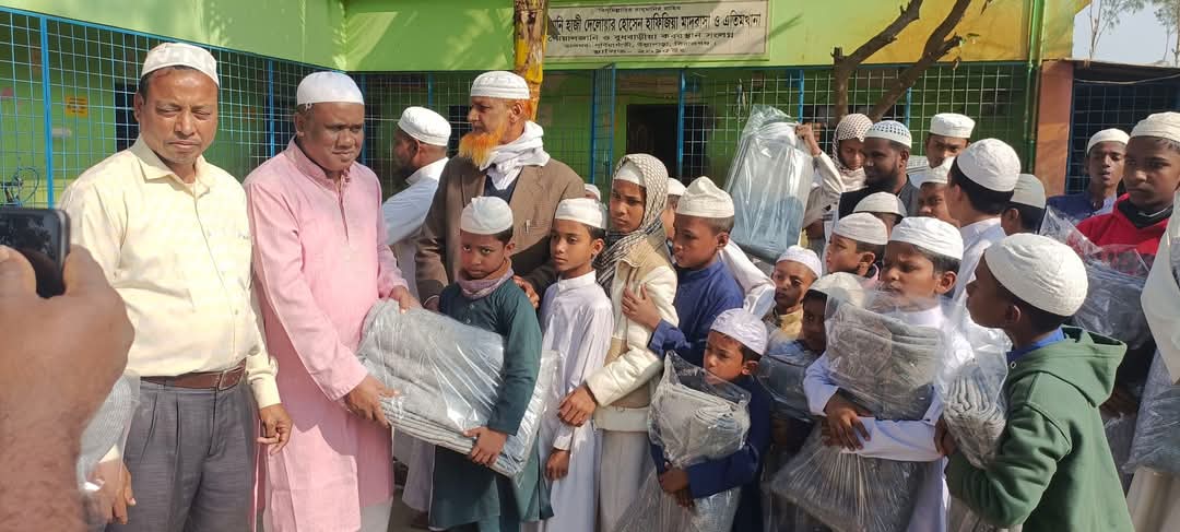 তারেক রহমান'র নির্দেশে উল্লাপাড়ায় দুঃস্থ ও হতদরিদ্রদের মাঝে আব্দুল ওয়াহাবের ১৫ শতাধিক  কম্বল বিতরণ  