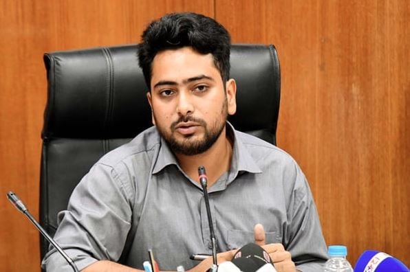 পরবর্তী ২০ বছর বাংলাদেশের রাজনীতিতে তরুণরা প্রভাব ফেলবে, তথ্য উপদেষ্টা নাহিদ