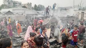 কড়াইল বস্তিতে পুড়লো ৬১ ঘর, আগুন নিয়ন্ত্রণে ১০ ইউনিট