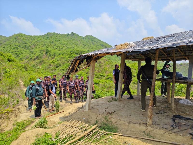 উখিয়া টেকনাফের গহীন জঙ্গলে অপহরণ প্রতিরোধে যৌথ বাহিনীর অভিযান