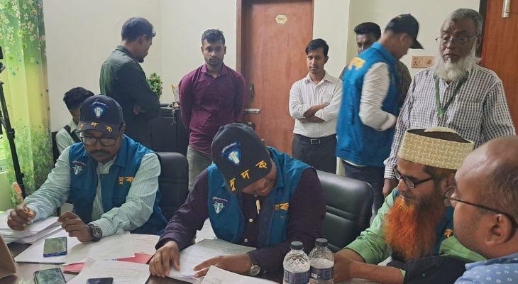 বাগেরহাটে বিআরটিএ কার্যালয়ে দুদকের অভিযান, মিলেছে ঘুষ-অনিয়মের প্রমাণ