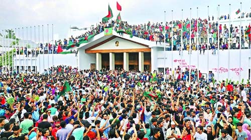 ৫ আগস্ট সরকারি ছুটি ঘোষণার সিদ্ধান্ত