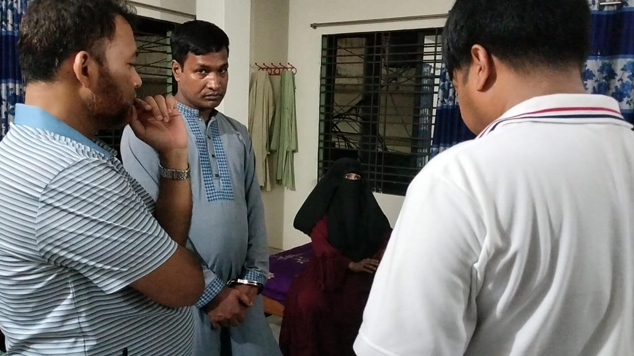 মির্জাপুরে আবাসিক হোটেলে অভিযান দুই নারীসহ ম্যানেজার গ্রেপ্তার