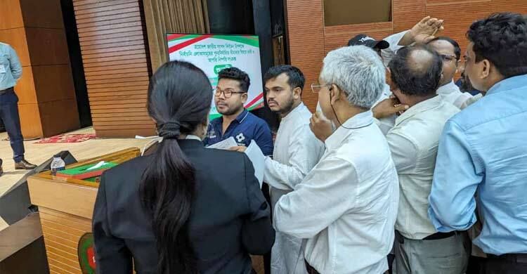 ইসির শুনানিতে বিএনপির দুই পক্ষের ‘মারামারি’
