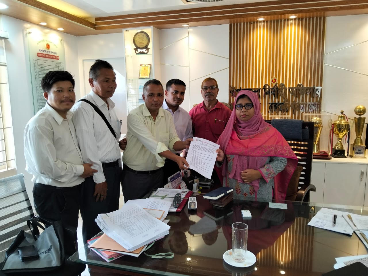 নির্বাহী অফিসারের সাথে রাঙামাটি সুজনের সৌজন্য সাক্ষাৎ