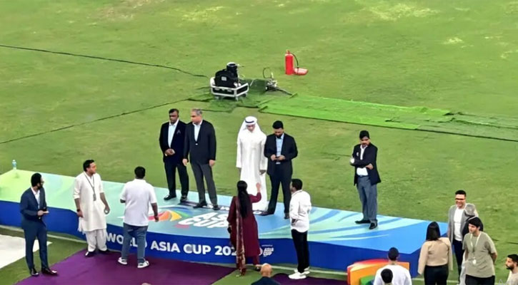 এশিয়া কাপের ফাইনালে নাটকীয়তা: নাকভির হাত থেকে ট্রফি নিল না ভারত 