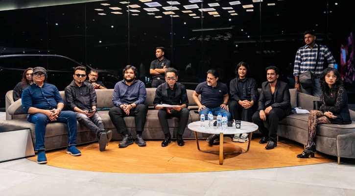 নতুন অ্যালবামের জন্য অর্থহীনের ‘সিক্রেট লিসেনিং পার্টি’