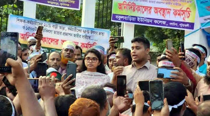 সাত সকালে অনশনরত শিক্ষকদের পাশে হাসনাত আব্দুল্লাহ ও তাসনিম জারা