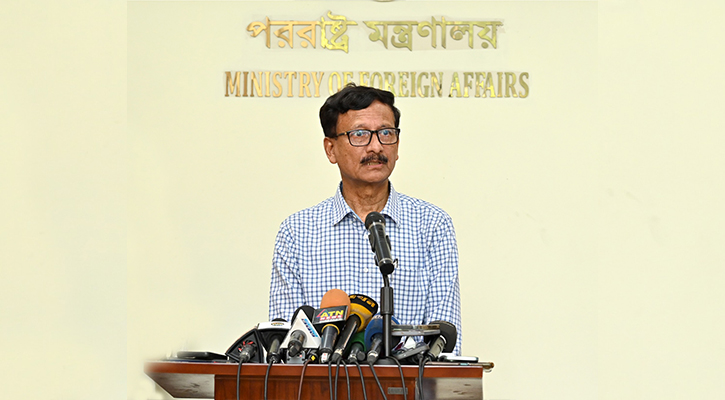 কাউকে ইউক্রেন-রাশিয়ার পক্ষে যুদ্ধ করার অনুমতি দেওয়া হয়নি: পররাষ্ট্র উপদেষ্টা  