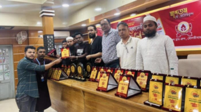 মৌলভীবাজারে নবজাগরণ ব্লাড গ্রুপের বর্ষপূর্তি উদযাপন: মানবতার সেবায় স্বেচ্ছাসেবীদের অনুপ্রেরণার উৎসব