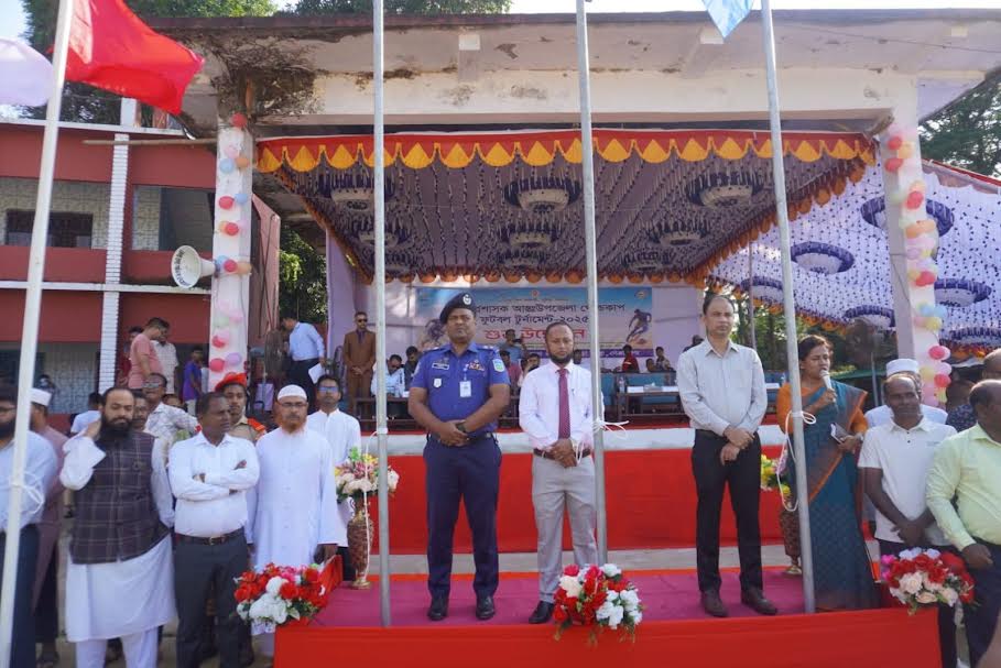 নেত্রকোনায় আন্তঃউপজেলা গোল্ডকাপ ফুটবল টুর্নামেন্ট শুভ উদ্বোধন
