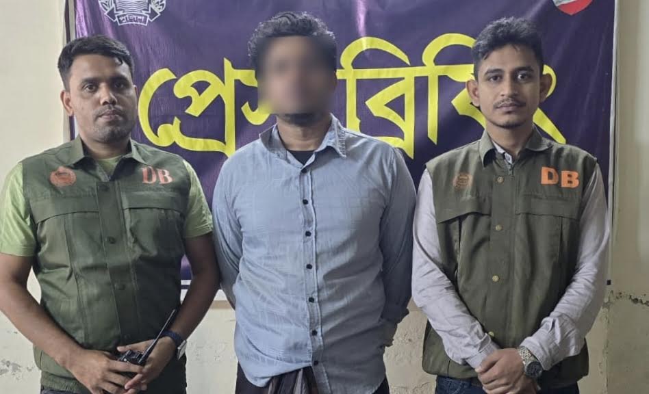 যশোরে অবৈধ ভিও আইপি ব্যবসার অভিযোগে ডিবির অভিযানে একজনক গ্রেফতার