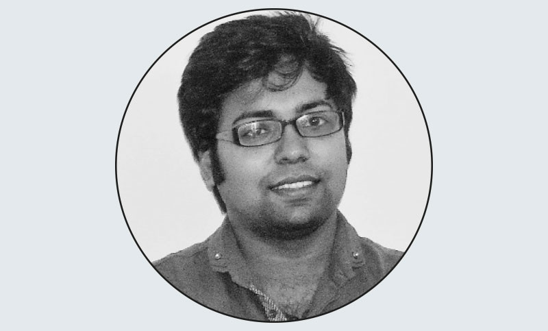 ভূমিকম্পে বিচিত্র মৃত্যুর প্রহর গুনছে ঢাকা