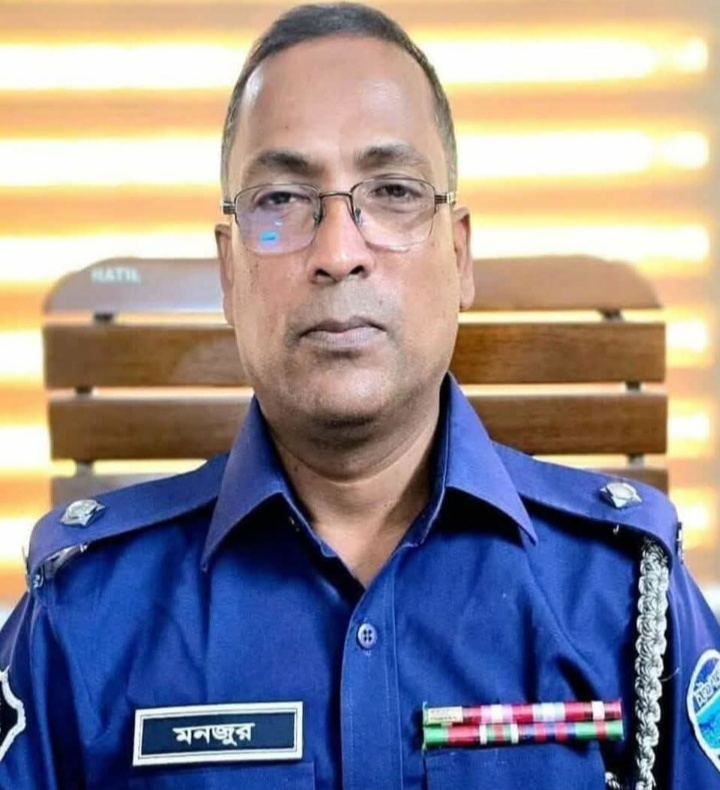 হাটহাজারীর আইনশৃঙ্খলা স্বাভাবিক রাকতে নিরলস ভাবে কাজ করে যাচ্ছে হাটহাজারী মডেল থানার ওসি