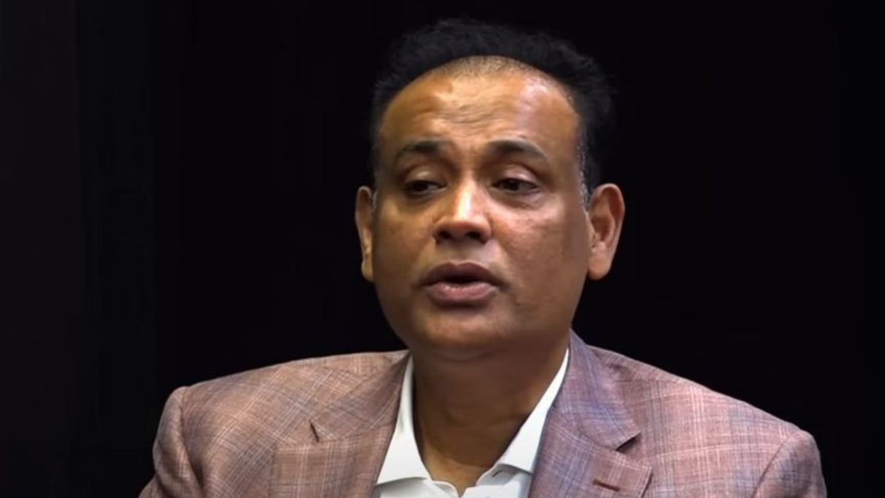 সাবেক ভূমিমন্ত্রীর ৩ সহযোগীর শেয়ার অবরুদ্ধের আদেশ