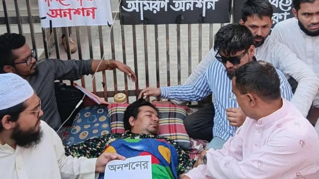 ‘৫২২ ঘণ্টা হলেও কিছু করার নেই’, তারেকের উদ্দেশে ইসি সচিব