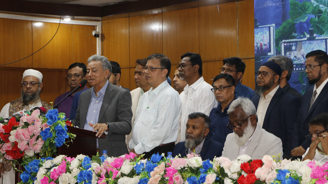 ডাক্তারের বেতন ১৫-২০ হাজার, এটি ‘আন্ডার এমপ্লয়মেন্ট’ সংকট : আমীর খসরু