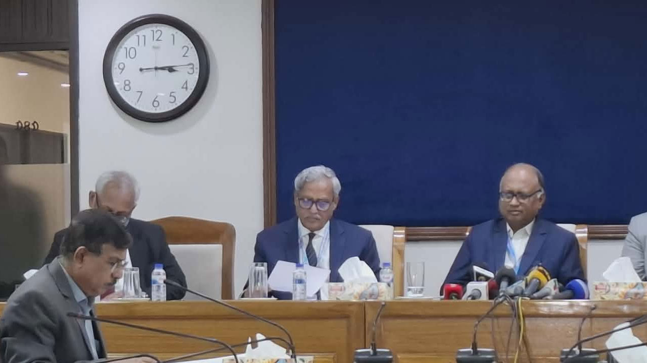 দুদককে চাপ প্রয়োগ করলে তালিকা প্রকাশ করে দেবো : দুদক চেয়ারম্যান
