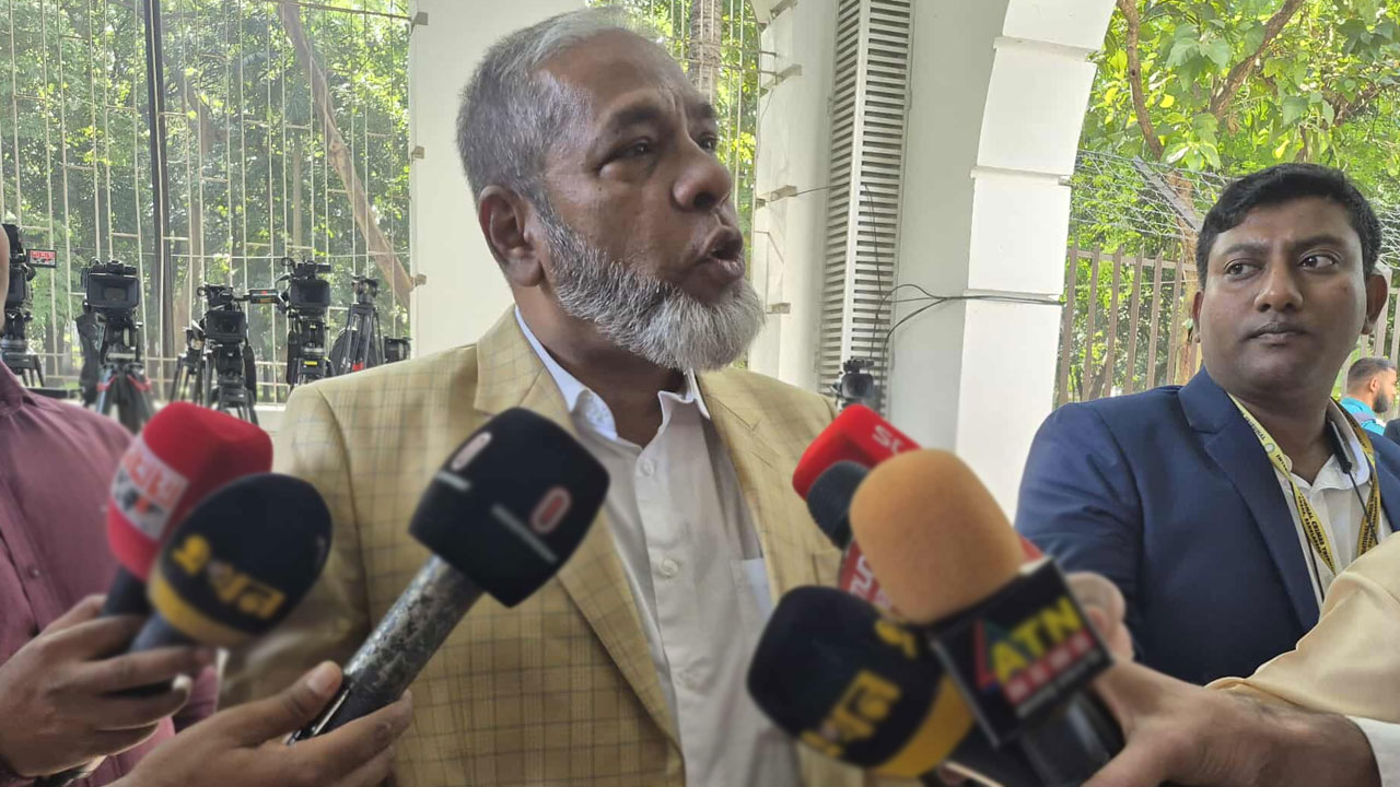 বিচার স্বচ্ছ হয়েছে, শেখ হাসিনা খালাস পেলে খুশি হতাম : রাষ্ট্রনিযুক্ত আইনজীবী