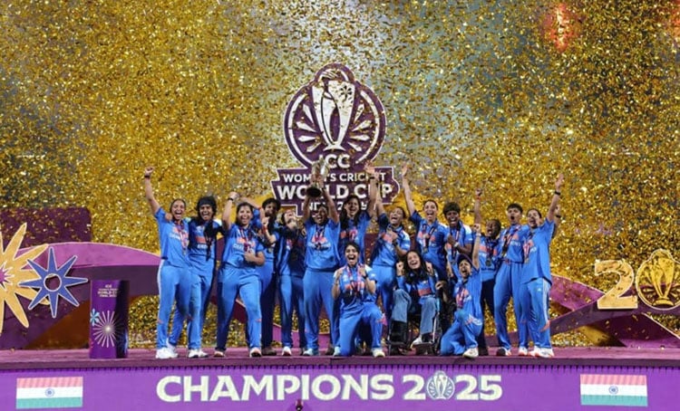 দক্ষিণ আফ্রিকাকে কাঁদিয়ে প্রথমবারের মত বিশ্ব চ্যাম্পিয়ন ভারত