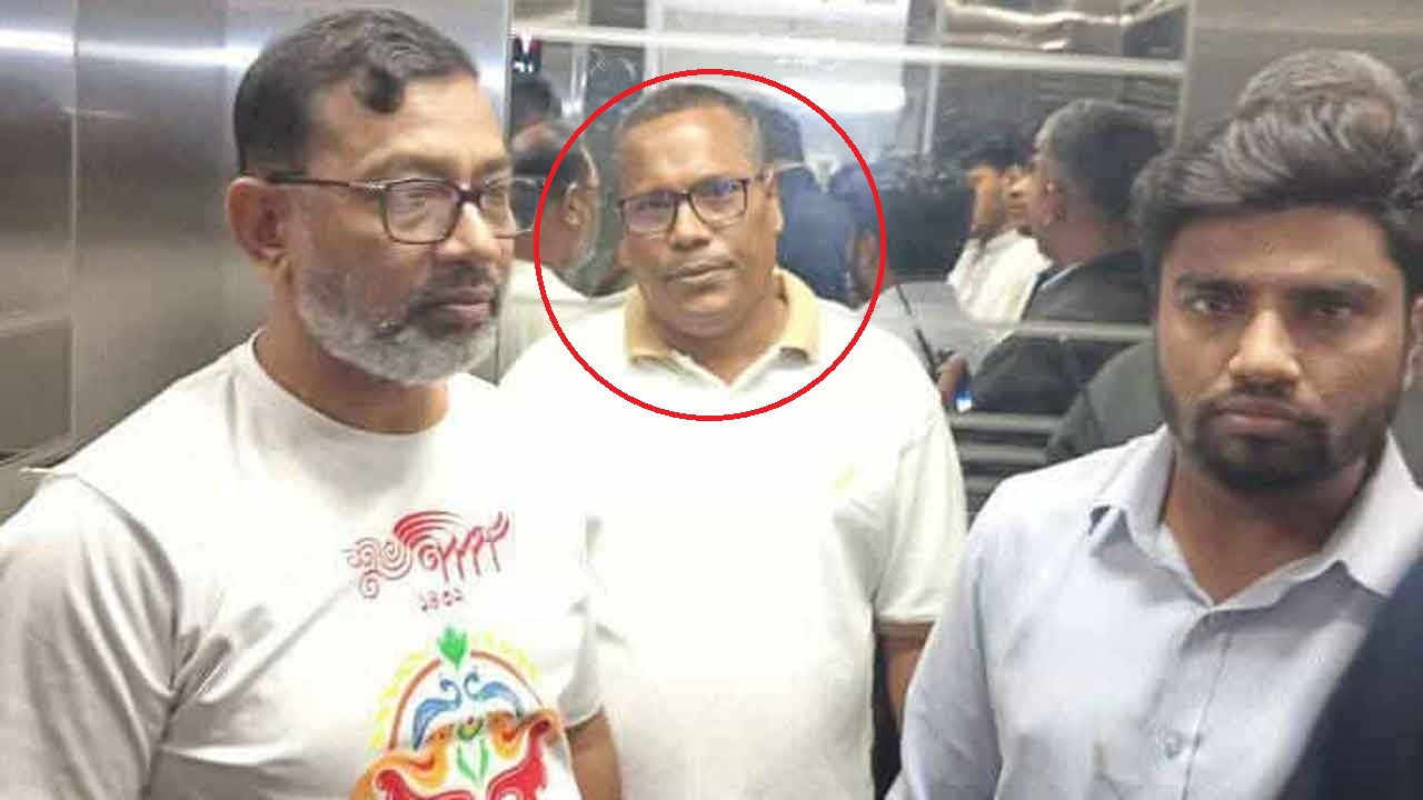 শেখ হাসিনার রায় : ‘আই ডোন্ট কেয়ার’ লেখা ফটোকার্ড পোস্ট, ঢাবির ডেপুটি রেজিস্ট্রার আটক