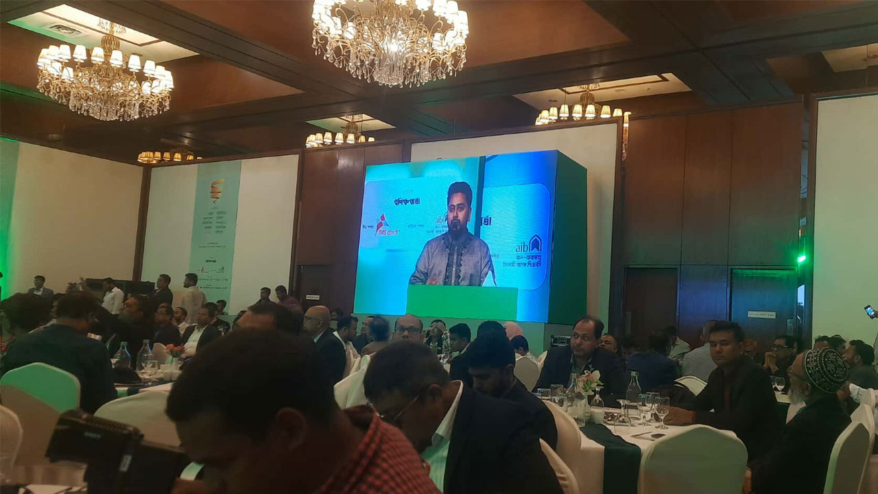 এখন বড় চ্যালেঞ্জ নির্বাচনের মাধ্যমে পিসফুল ট্রানজিশন : নাহিদ ইসলাম 