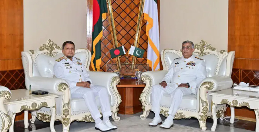 নৌবাহিনী প্রধানের সঙ্গে পাকিস্তান নৌবাহিনী প্রধানের সাক্ষাৎ