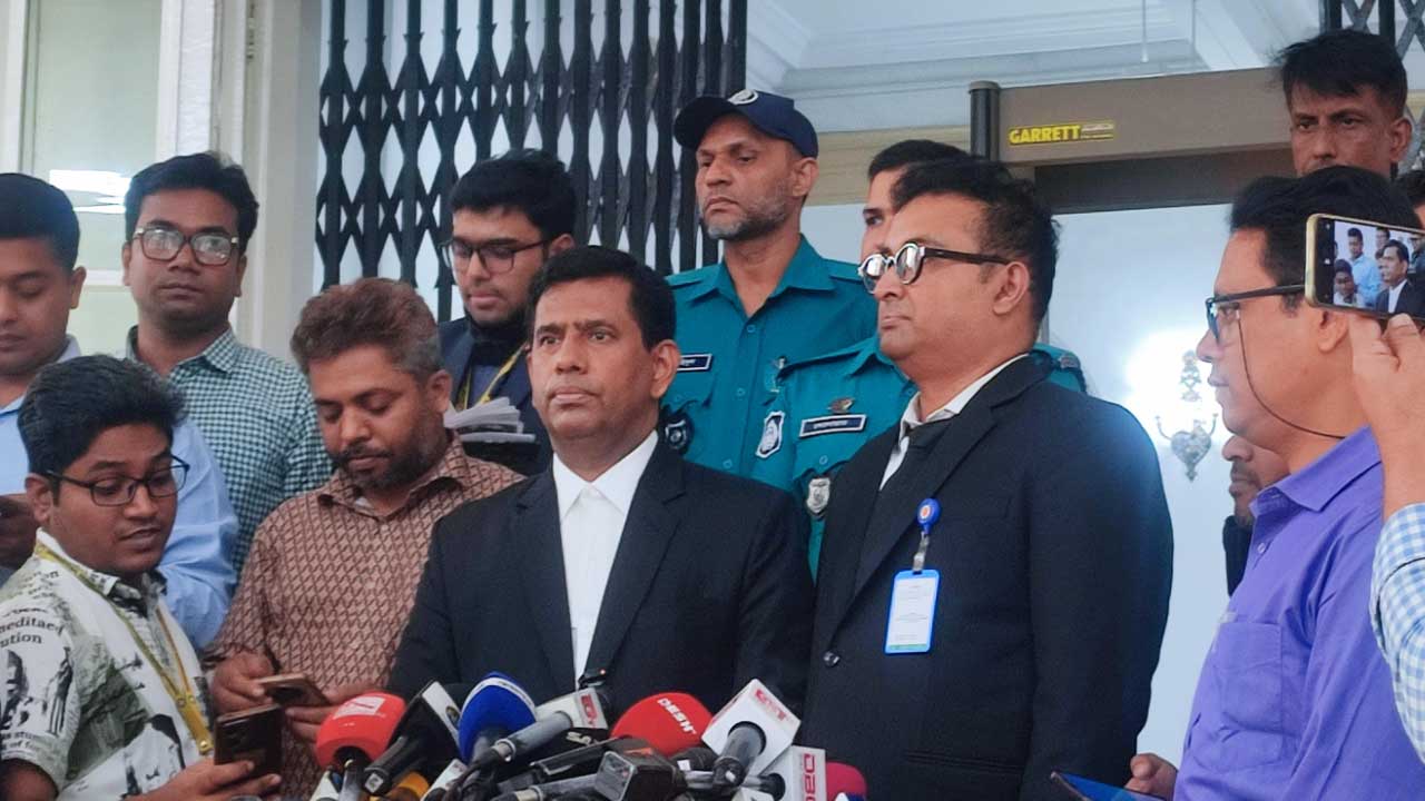 জুলাই অভ্যুত্থানকে ‘তথাকথিত’ বলে ধৃষ্টতা দেখানো আদালত অবমাননার শামিল : চিফ প্রসিকিউটর