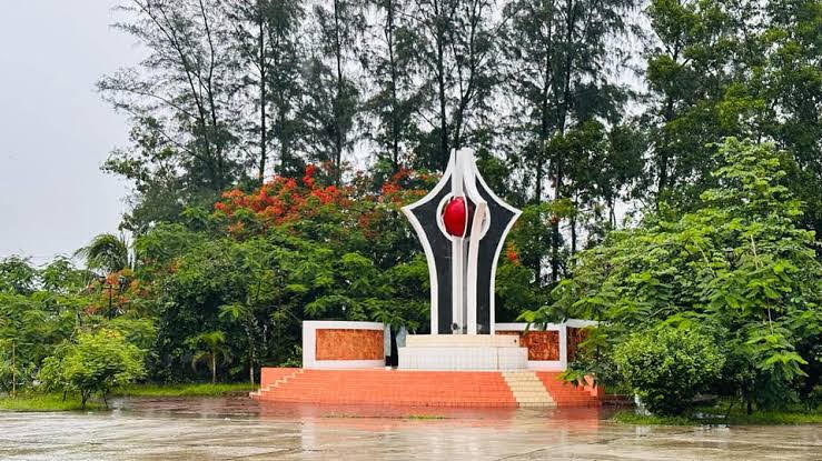 সকল আন্দোলনের মূর্তপ্রতীক: নোবিপ্রবির কেন্দ্রীয় শহীদ মিনার