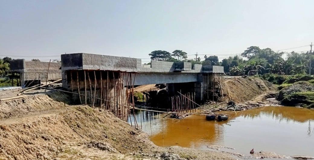 নেত্রকোণায় পানি উন্নয়ন বোর্ডের সেতু নির্মাণ কাজে  ব্যাপক গাফিলতি