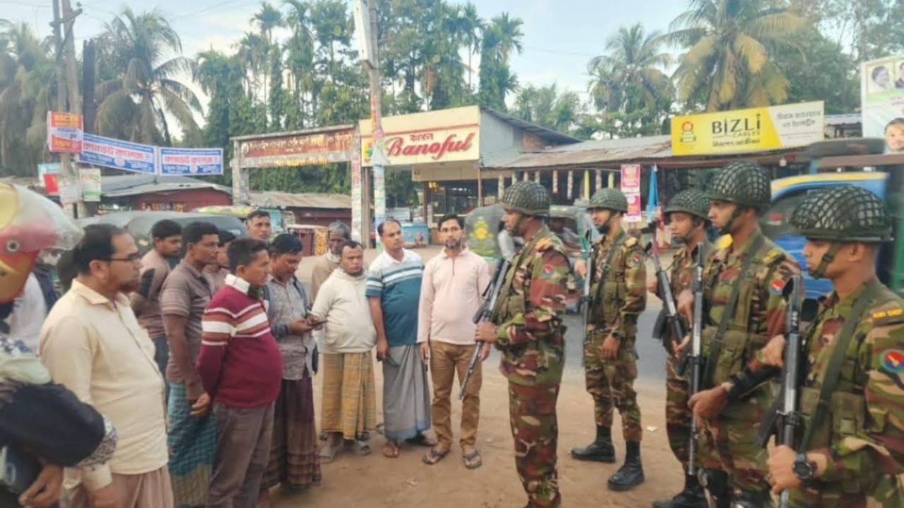 যৌথ বাহিনীর অভিযানে গ্রেপ্তার ৩৩