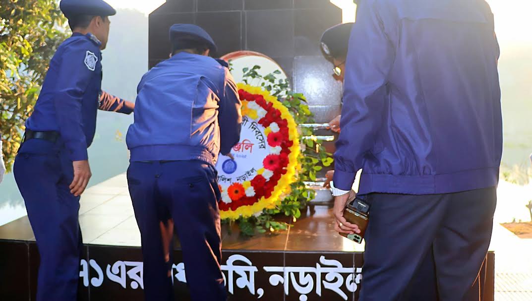 নড়াইলে শহীদ বুদ্ধিজীবী দিবসে শহীদদের প্রতি বিনম্র শ্রদ্ধা 