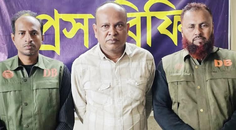 যশোরের সাবেক কাউন্সিলার টাক মিলন ঢাকায় গ্রেফতার