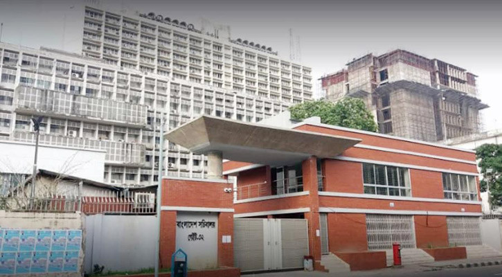 সচিবালয়ে আন্দোলন : ১৪ কর্মকর্তা-কর্মচারীর বিরুদ্ধে সন্ত্রাস বিরোধী আইনে মামলা