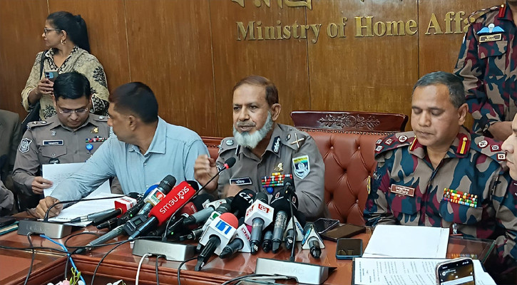 হাদির খুনি দেশের বাইরে চলে যাওয়ার নির্ভরযোগ্য তথ্য নেই: পুলিশ