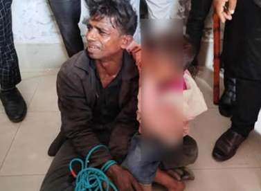 যশোর কালেক্টরেট ভবনে তার চুরির অভিযোগে যুবক আটক
