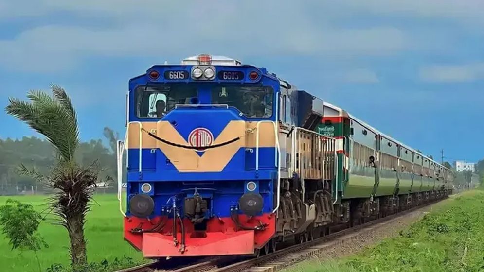 টিকিটবিহীন ৪ হাজার যাত্রী, আদায় ৮ লাখ টাকা