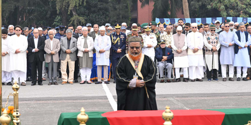 এ কে খন্দকারের জানাজায় প্রধান উপদেষ্টার অংশগ্রহণ