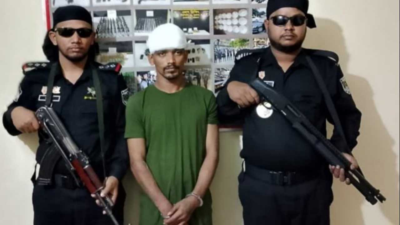 চট্টগ্রামের শীর্ষ সন্ত্রাসী বুইস্যা অস্ত্র-গুলিসহ গ্রেপ্তার