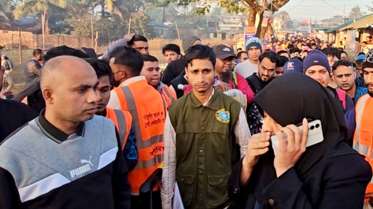 সেন্টমার্টিন যাত্রা : স্বরাষ্ট্র মন্ত্রণালয়ের কর্মকর্তা পরিচয়ে ইউএনওকে গ্রেপ্তারের হুমকি