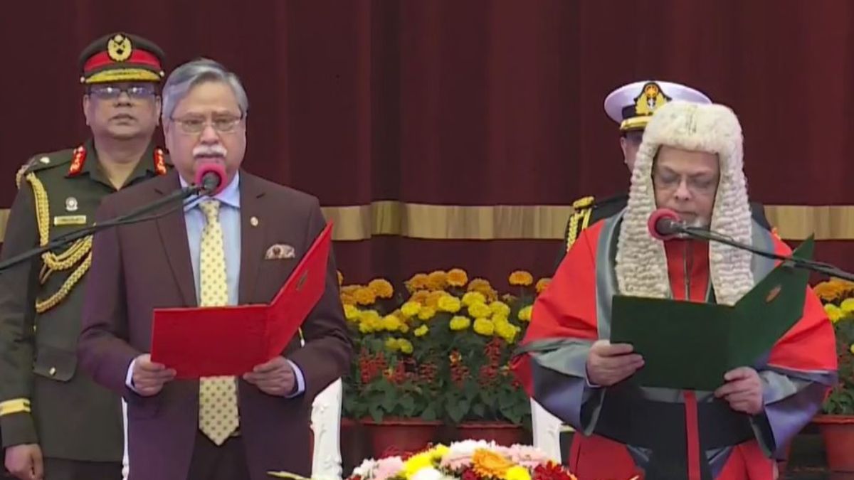 শপথ নিলেন প্রধান বিচারপতি জুবায়ের রহমান চৌধুরী