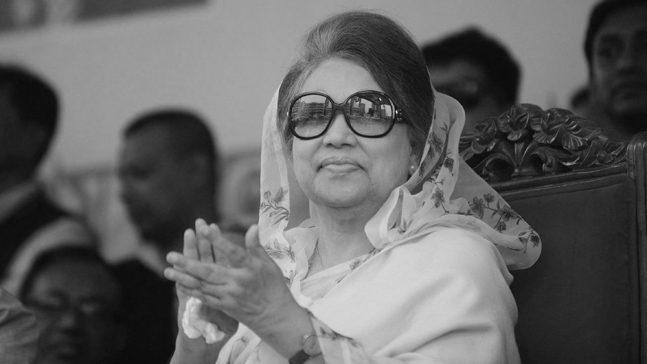 খালেদা জিয়ার জানাজা বুধবার, রাষ্ট্রীয় মর্যাদায় দাফন