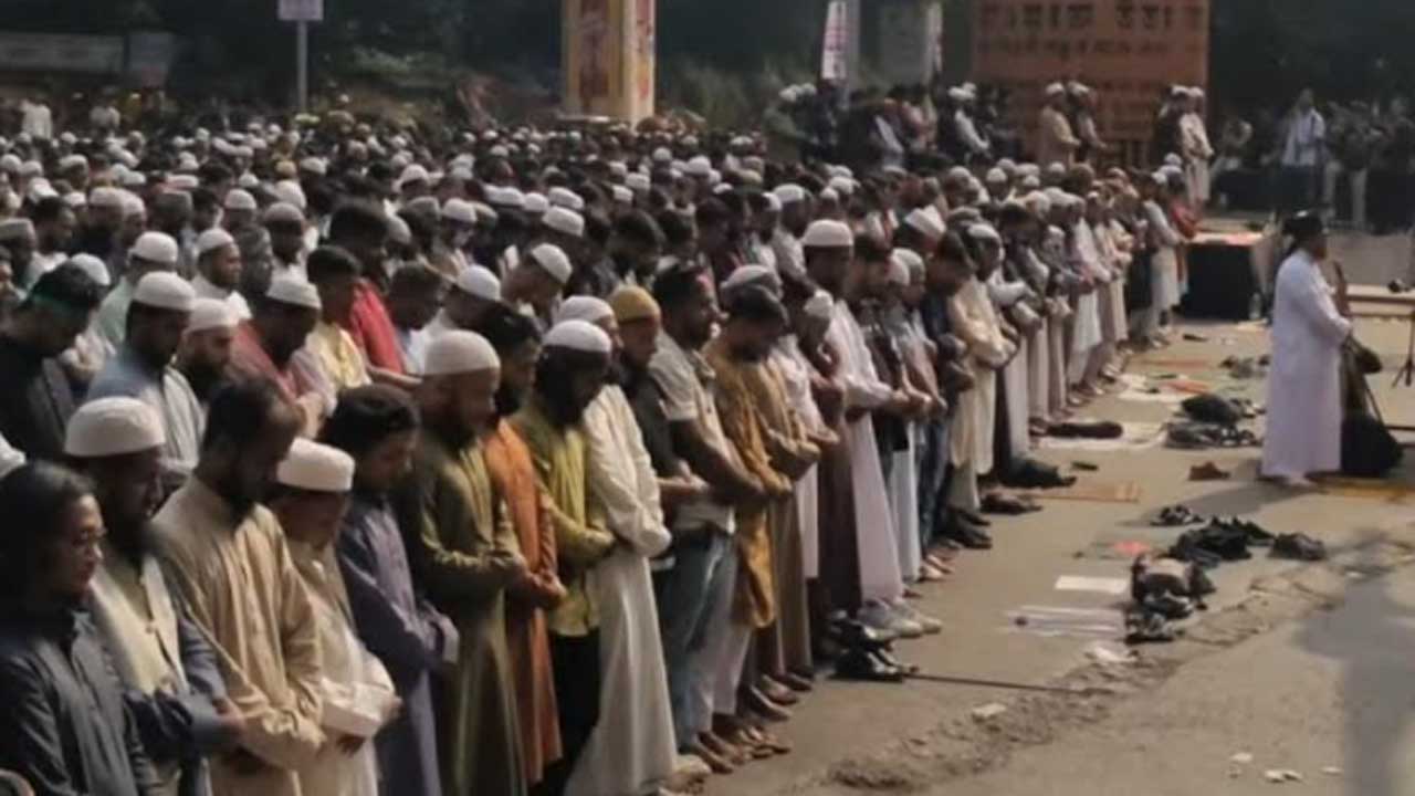 শাহবাগ চত্বরে জুমার নামাজ, হাদির জন্য বিশেষ দোয়া
