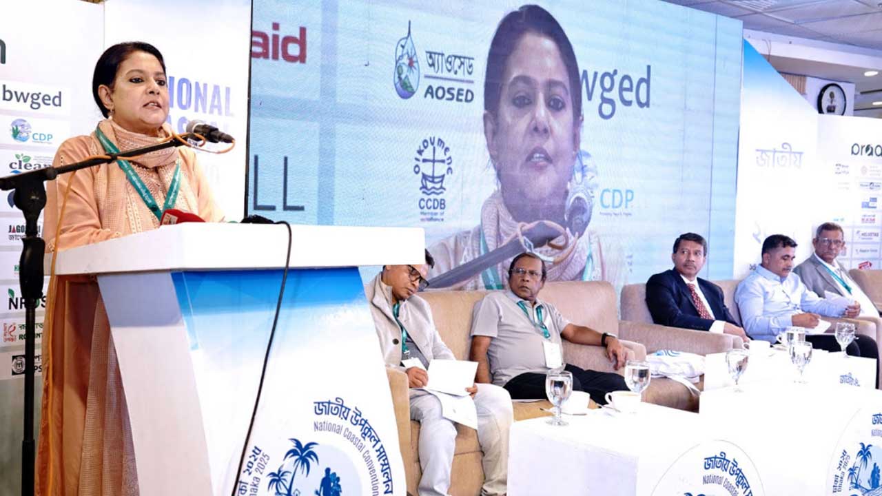 উপকূল বাঁচাতে বনায়ন ও কৃষি সংরক্ষণই মূল চাবিকাঠি : পরিবেশ উপদেষ্টা