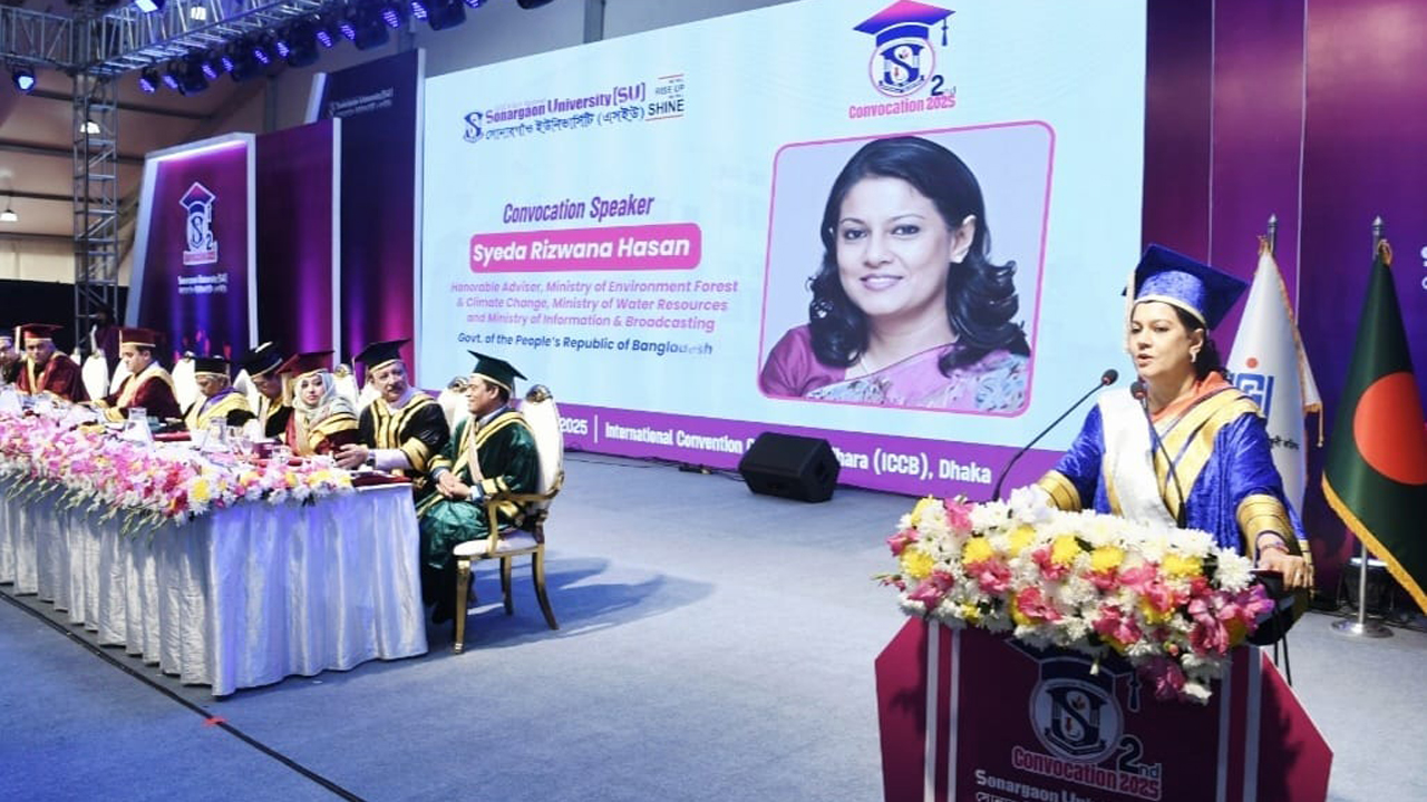 ডিগ্রি অর্জনের লক্ষ্য হওয়া উচিত দায়িত্বশীল কর্মজীবন, শুধু বেতন নয় : রিজওয়ানা হাসান