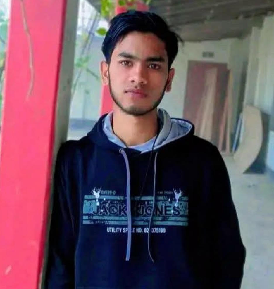 মে‌ডি‌কেল পরীক্ষায় ব‌্যর্থ হ‌য়ে বিদ্যুতের খুঁটিতে উঠে আত্মহনন